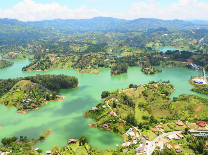 10 Countries With The Most Lakes